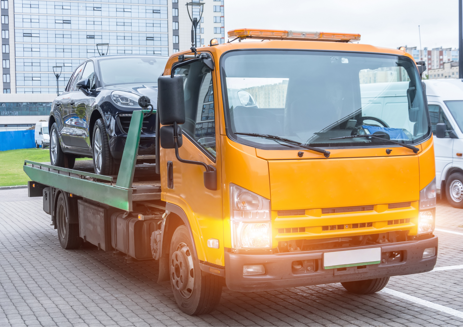 How to Stay Safe While Waiting for a Recovery Truck